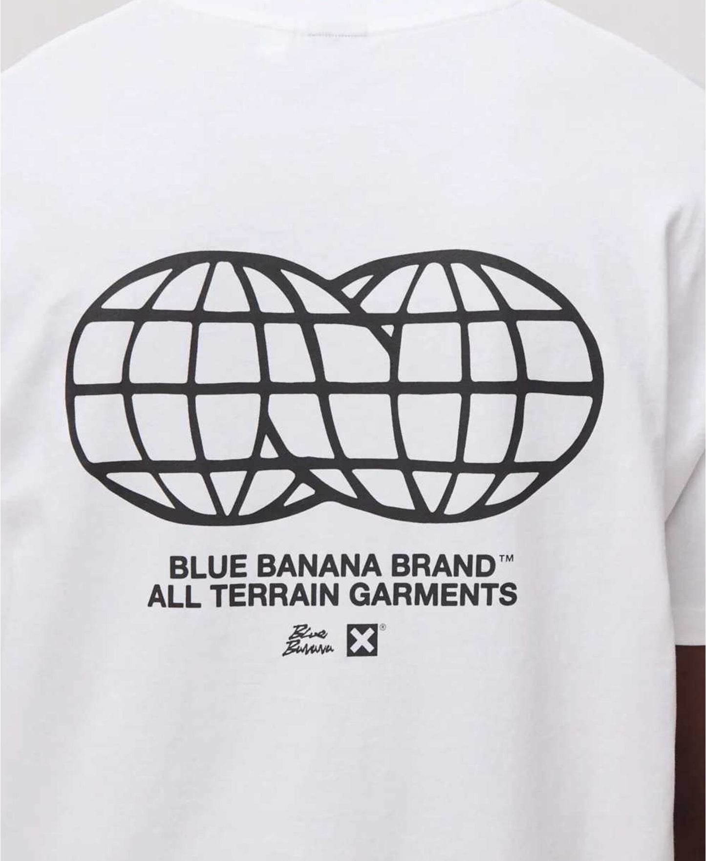 WHITE UNIVERSAL TEE