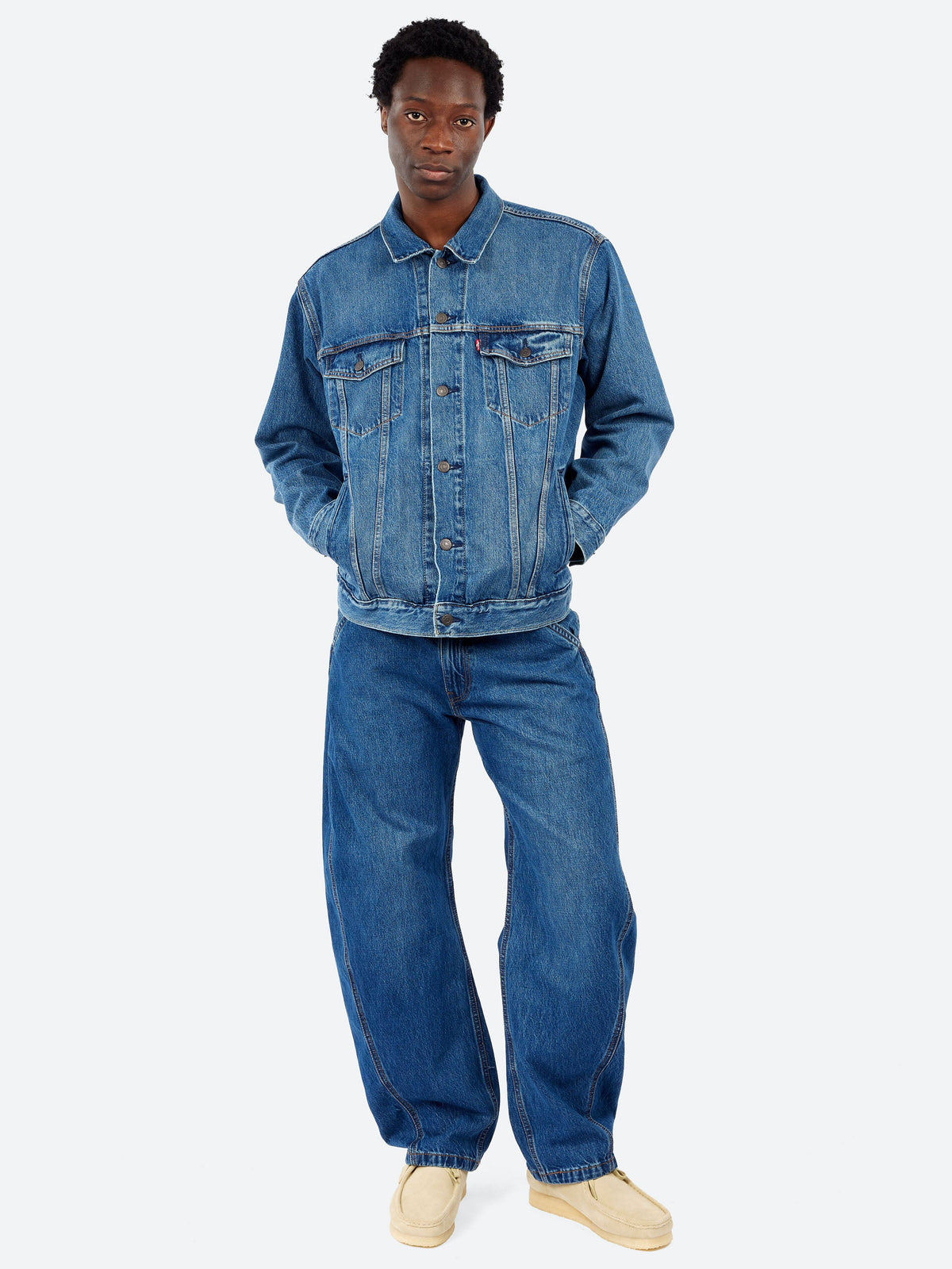 Levi's Relaxed Fit Trucker Med Indigo Pacific Activities