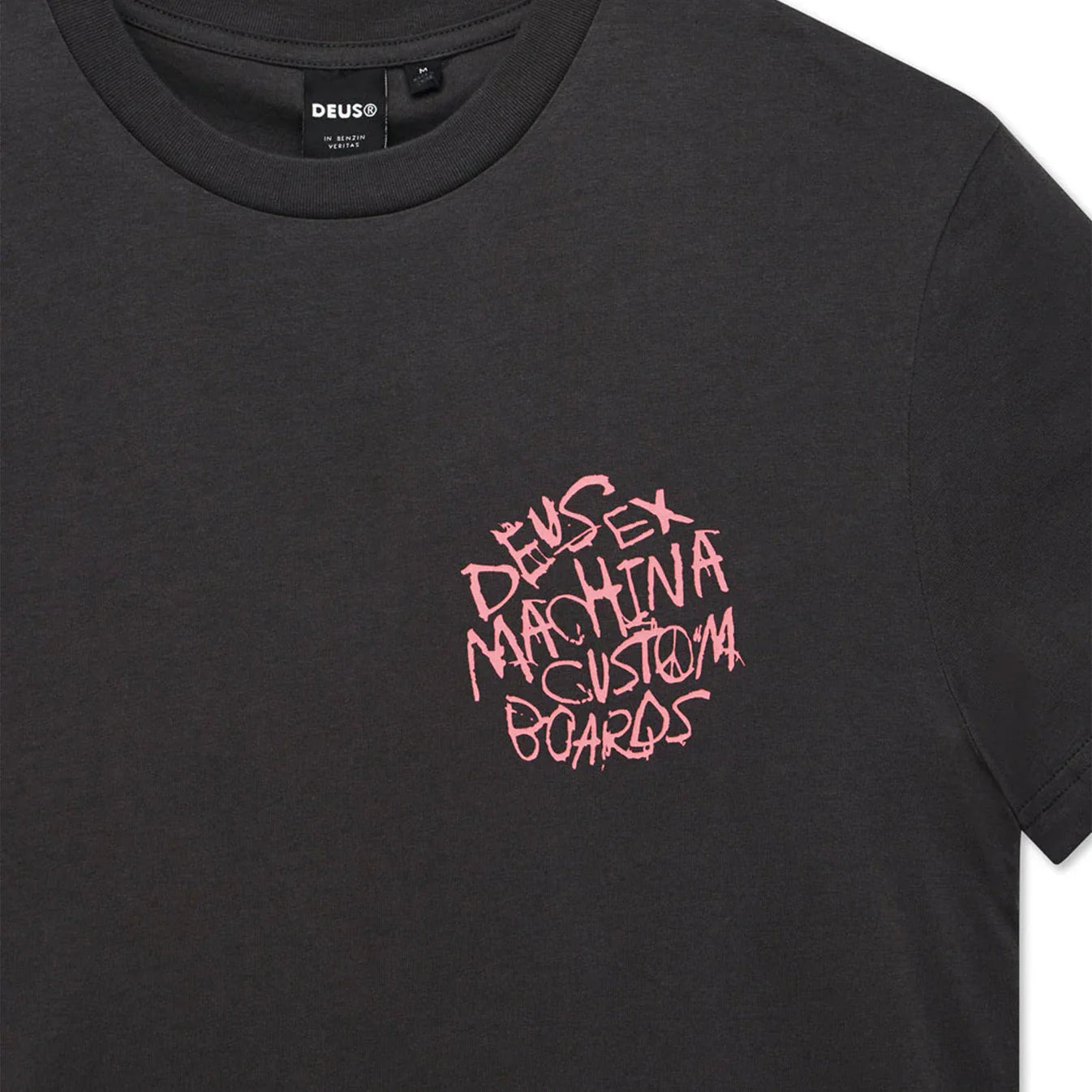 DEUS EX MACHINA TEE - ANTHRACITE (DMF251238A)