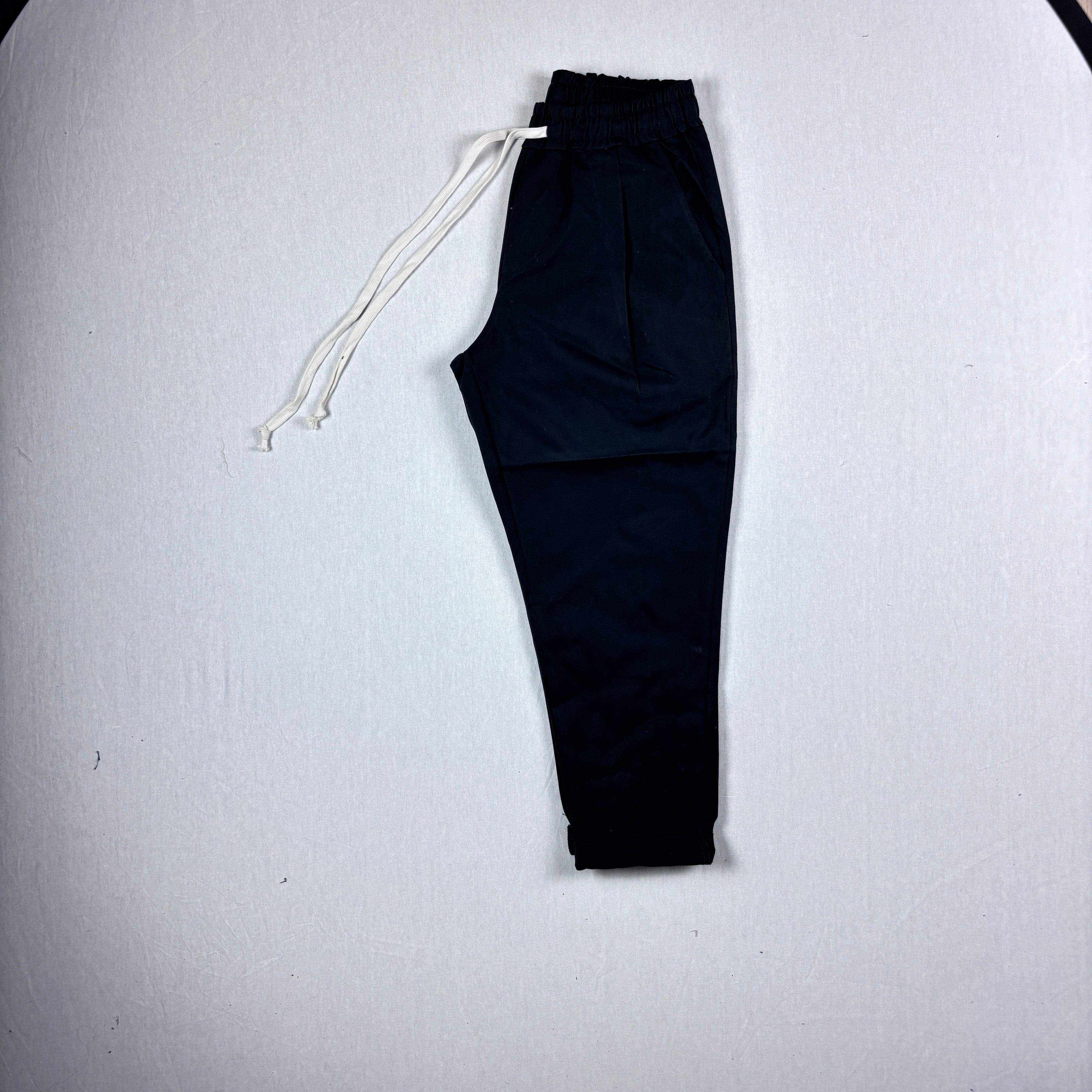 Black Tapered Pants with Elastic Waist – Sleek, Comfortable Fit" GL33-BLACK