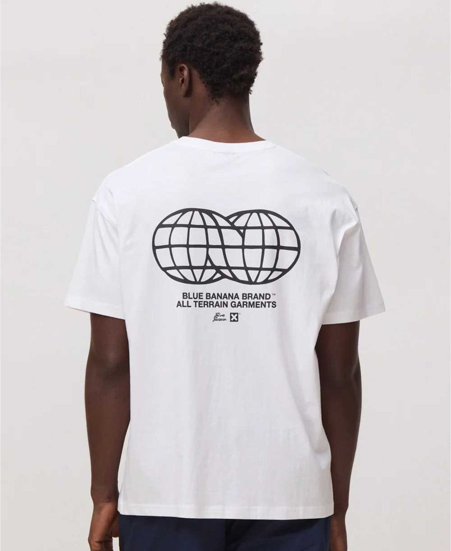 WHITE UNIVERSAL TEE